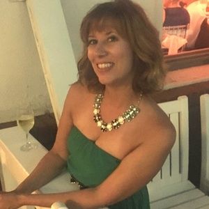 Meet your Posher, Holly